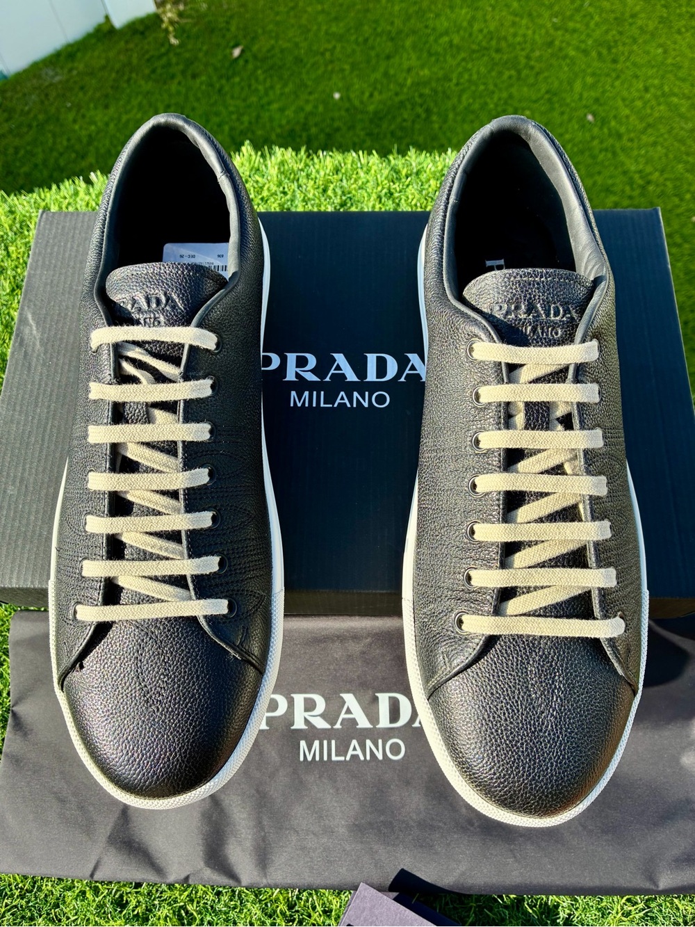 PRADA AGED-EFFECT BLACK PEBBLED LEATHER LOW-TOP SNEAKERS LOGO SZ US 11 UK 10 NEW - Picture 3 of 16